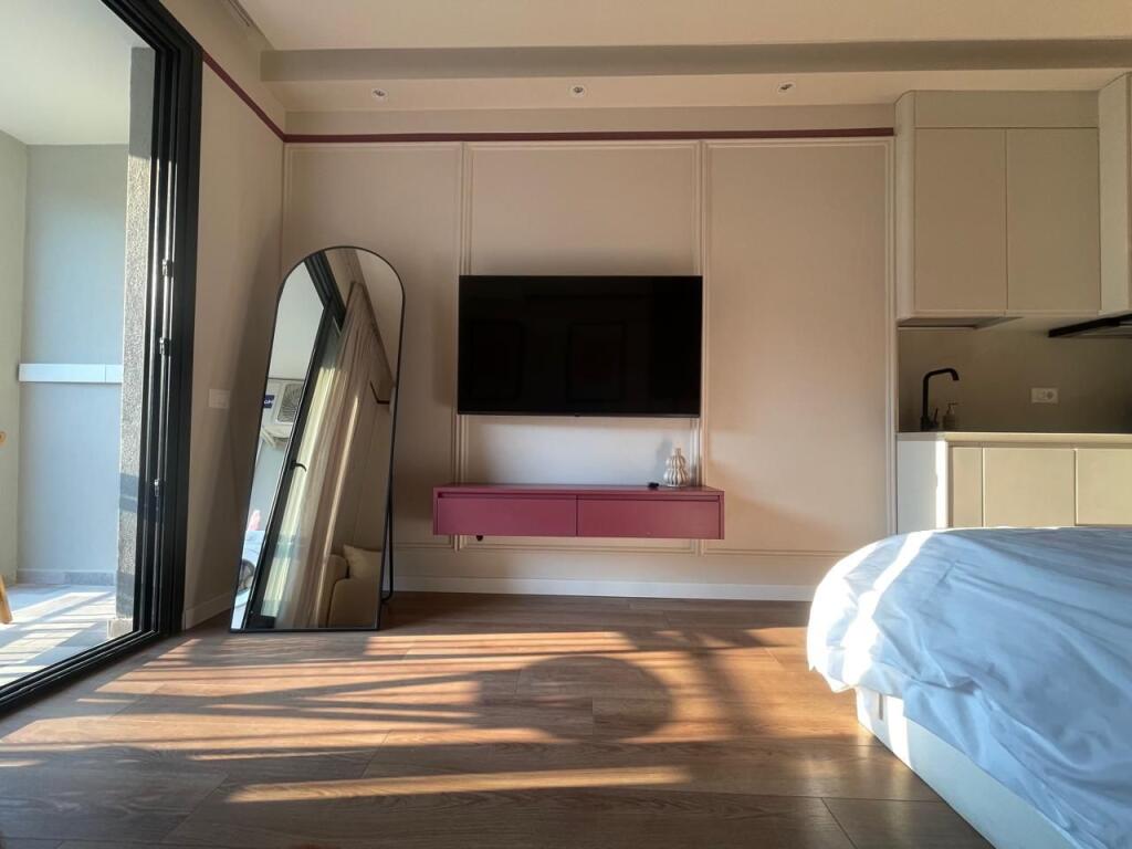 JEPET ME QIRA GARSONIERE NE LUNGOMARE VLORE