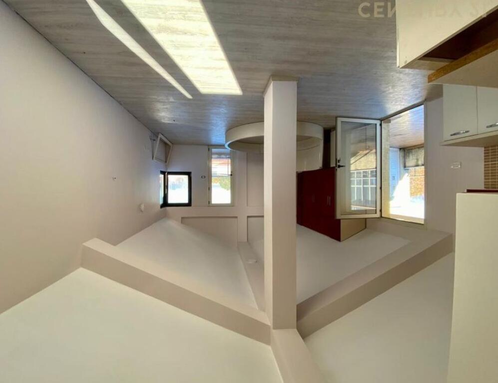 ofrojme per shitje studio apartament+ post parkimi, sauk i ri