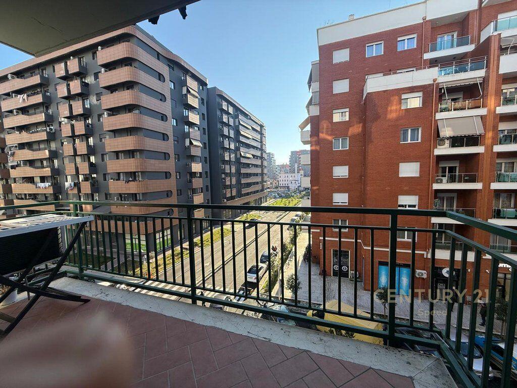 Jepet me qira apartament 2+1 +2 dhe post parkimi ne zonen e Unazes