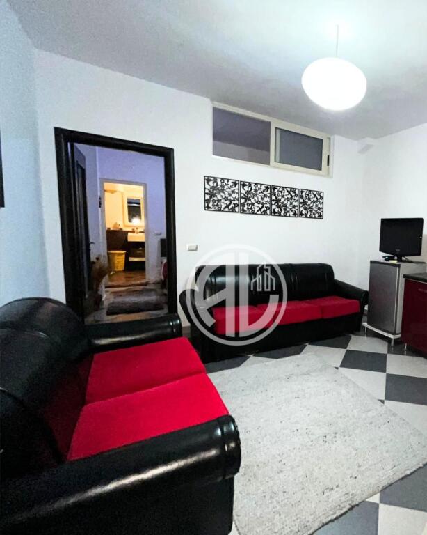 Shiten 2 apartamente 1+1 me verandë – Shkëmbi i Kavajës
