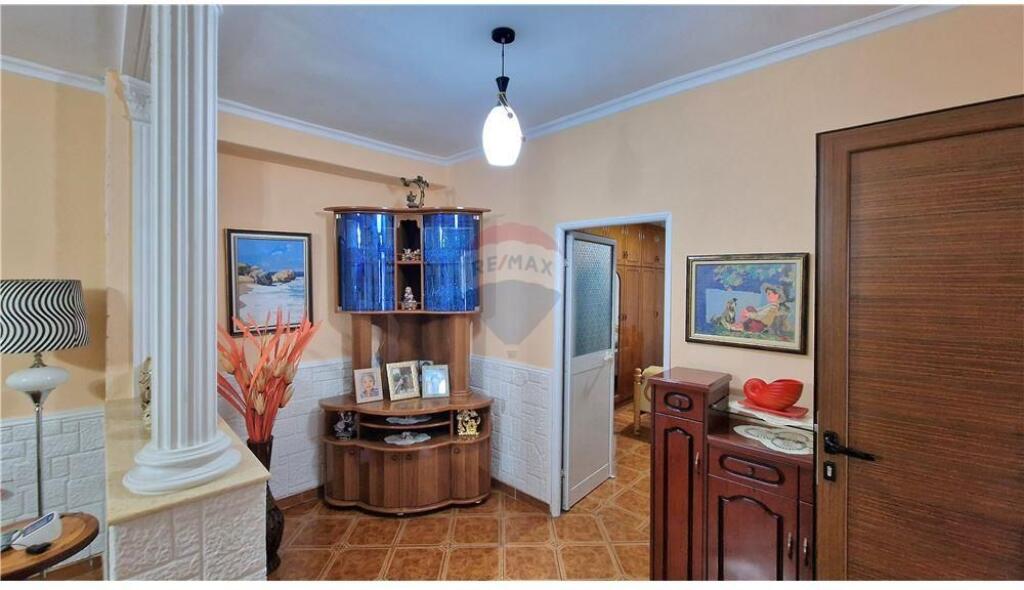 Private house for sale in Vlore