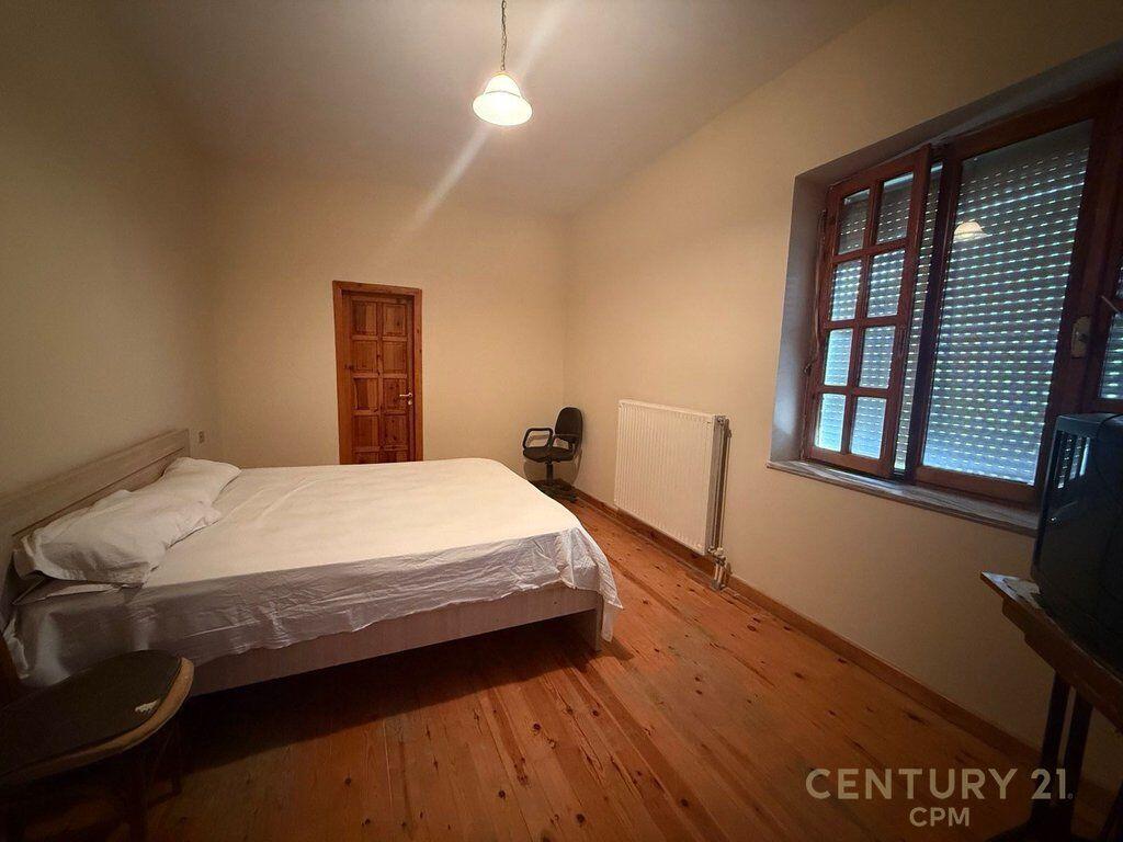 Vile me qira për zyrë pranë Shkollës Mihal Grameno