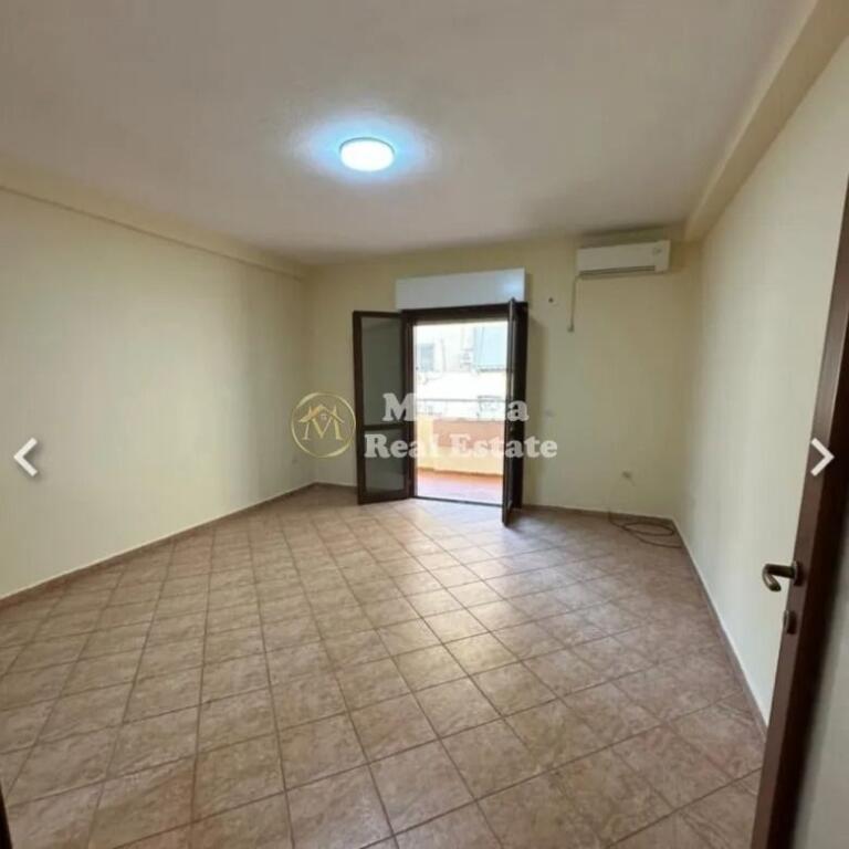 Affitto | Appartamento 2 + 1 | Comune di Parigi | 650 €/mese