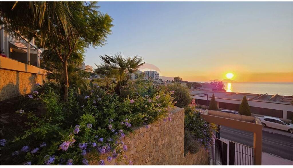 🏢 Apartament 2+1+2 për Shitje – Lungo Mare, Vlorë