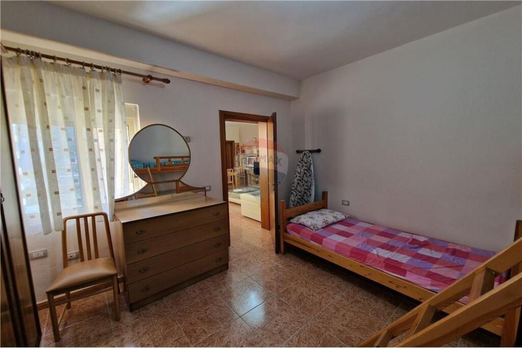 Apartament 2+1 me qera ne Rr. Pelivan Leskaj,Vlore