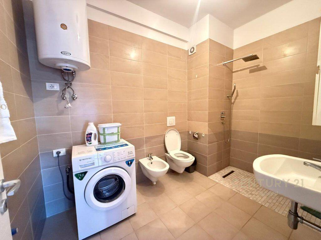 Jepet me qira apartament 2+1 +2 dhe post parkimi ne zonen e Unazes