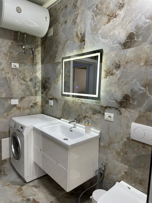 Jepet me qera super apart 1+1 ne Misto Mame