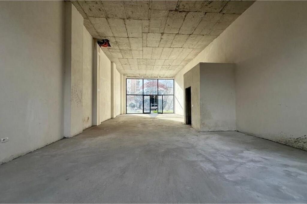 Service Unit for Sale in Porcelan !