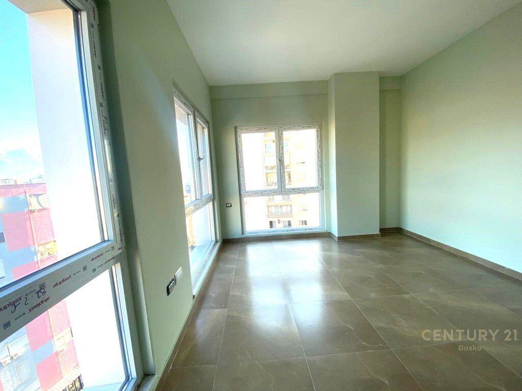 Jepet me Qera Apartament 2+1+2 , Zyra ose Banim , Zogu i Zi