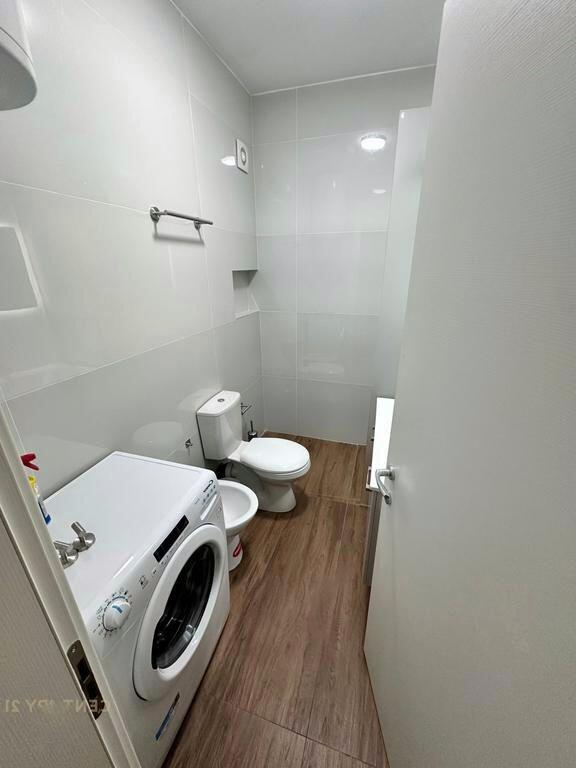 SHITET APARTAMENT 2+1+2 I PABANUAR KOMPLEKSI FRATARI, ASTIR!