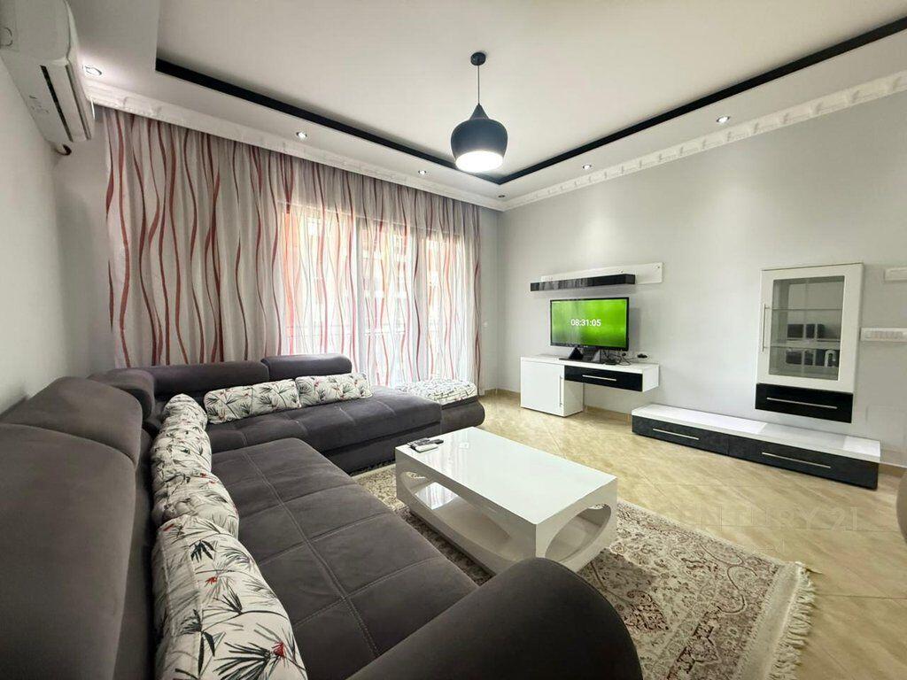 Jepet me qira apartament 2+1 +2 dhe post parkimi ne zonen e Unazes