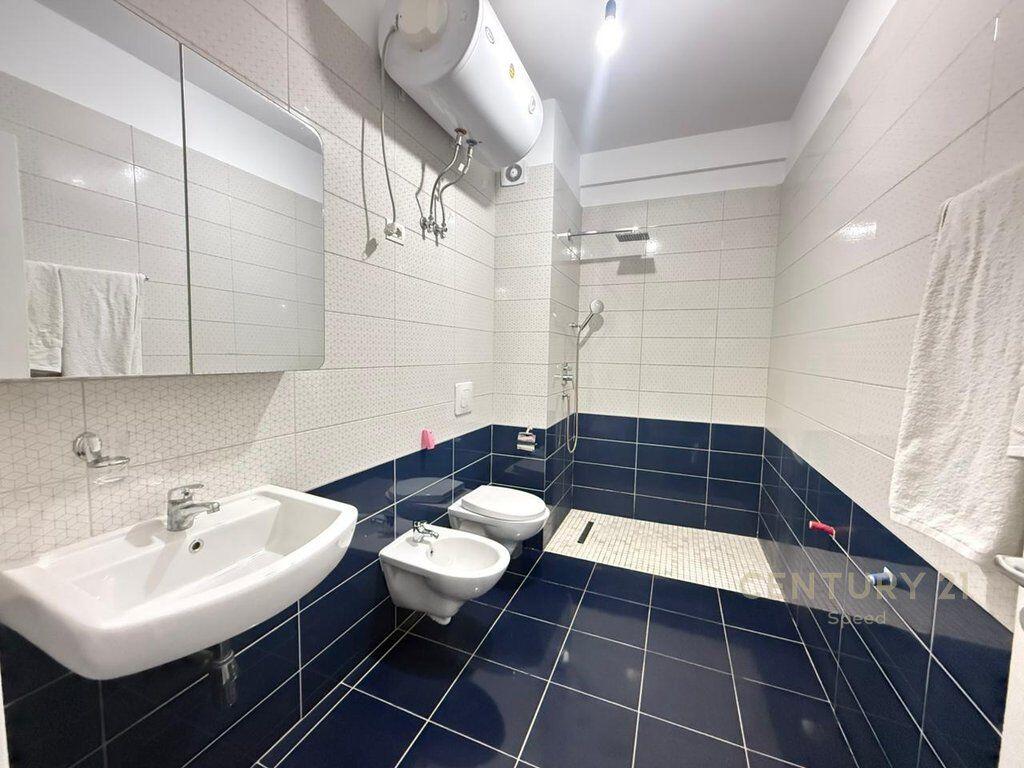 Jepet me qira apartament 2+1 +2 dhe post parkimi ne zonen e Unazes