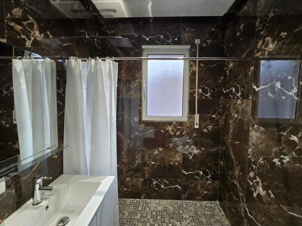 Shesim super apart 2+1+2 te Xhamia te Kopshti Botanik