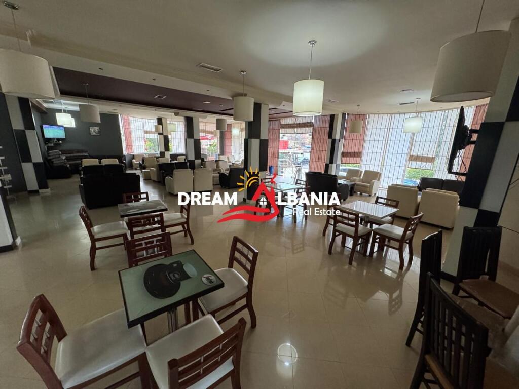 Premises for rent at the entrance of Fresku, in Tirana (ID 42711053 )