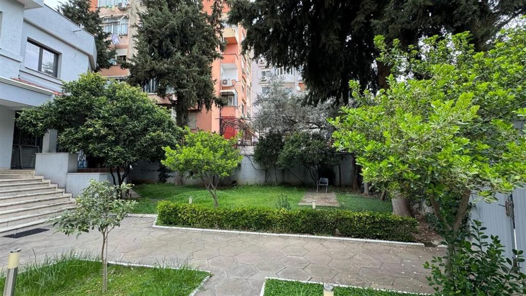 VILE ME QERA 2-KATESHE RRUGA E KAVAJES 2.000 EURO