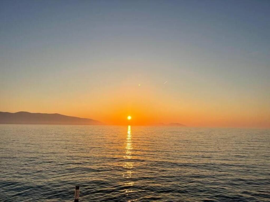 JEPET ME QIRA GARSONIERE NE LUNGOMARE VLORE