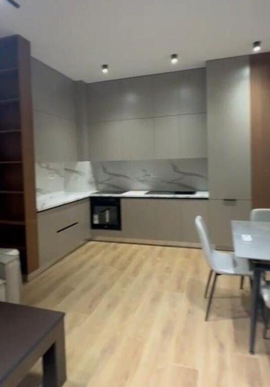 Shitet, Apartament 1+1, Ali Dem