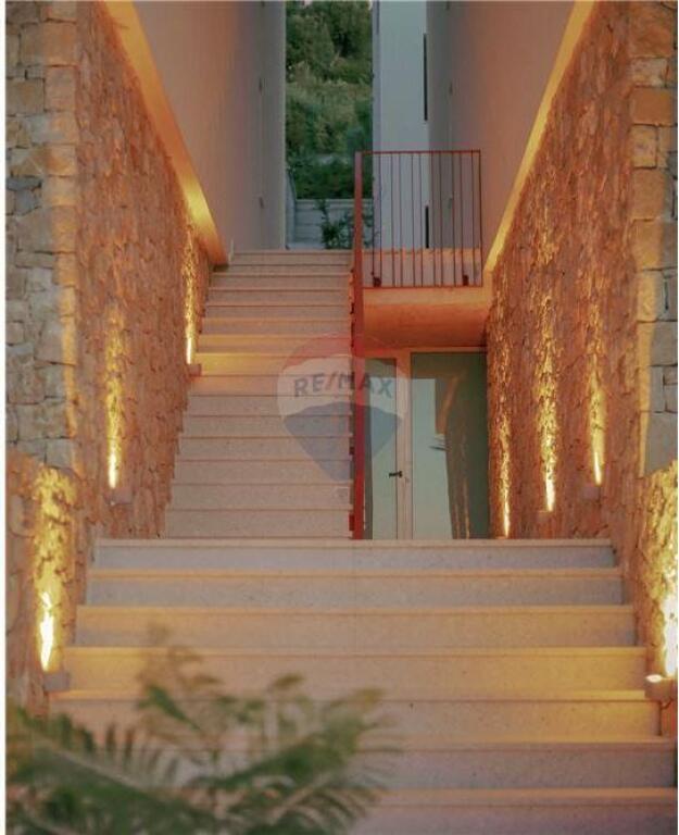 🏢 Apartament 2+1+2 për Shitje – Lungo Mare, Vlorë