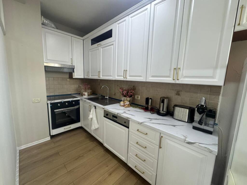 Apartament 2+1+2 per qira, perballe Toptani Center