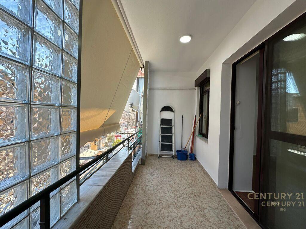 Ambient per Zyra Bllok