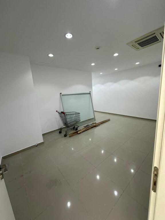 🏢 OFFICE FOR RENT – AMBASSADOR 3