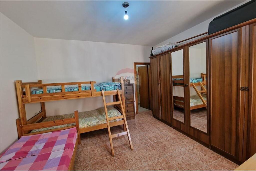 Apartament 2+1 me qera ne Rr. Pelivan Leskaj,Vlore