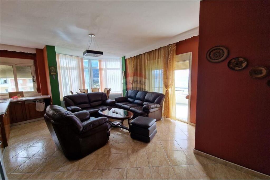 Apartement 2+1 me qira ne Lungo Mare,vije e pare