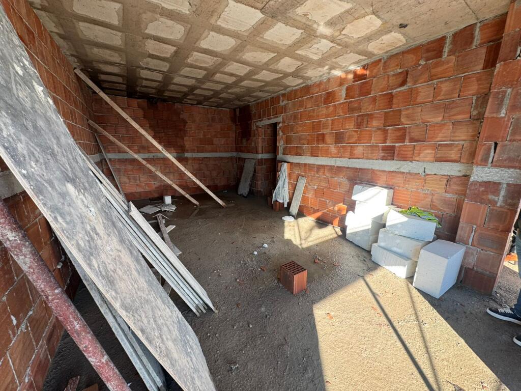 🏡 OKAZION SHITJE – ISH FUSHA E AVIACIONIT💶 Çmimi total: 165,200 € (1,400 € / m²)