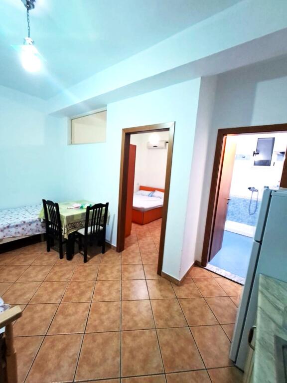 Për Shitje – Dy Studio të Mobiluara Ngjitur në Orikum | Mundësi e Shkëlqyer Investimi