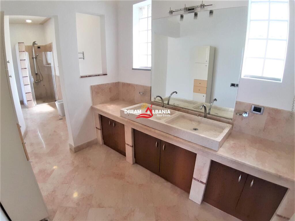 Vile ne shitje ne rrugen e Elbasanit prane vilave Gjermane ne Tirane (ID 4151047)