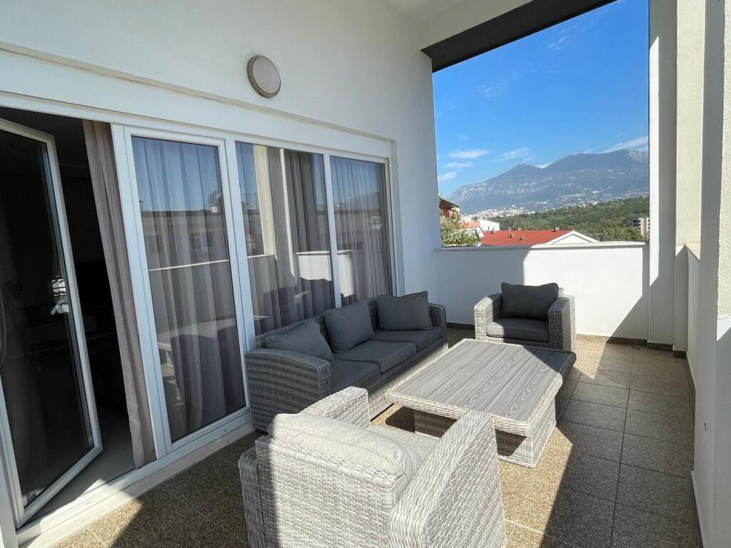 APARTAMENT ME QERA 3+1+2 LIQENI THATE 1.400 EURO