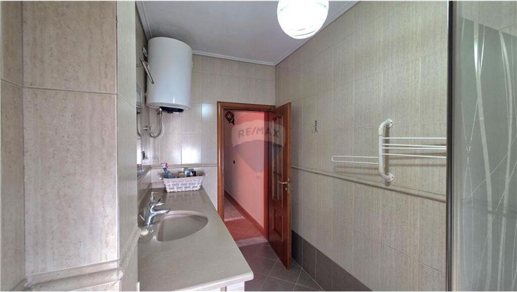 Apartament 2+1 me qera ne Bulevard,Vlore