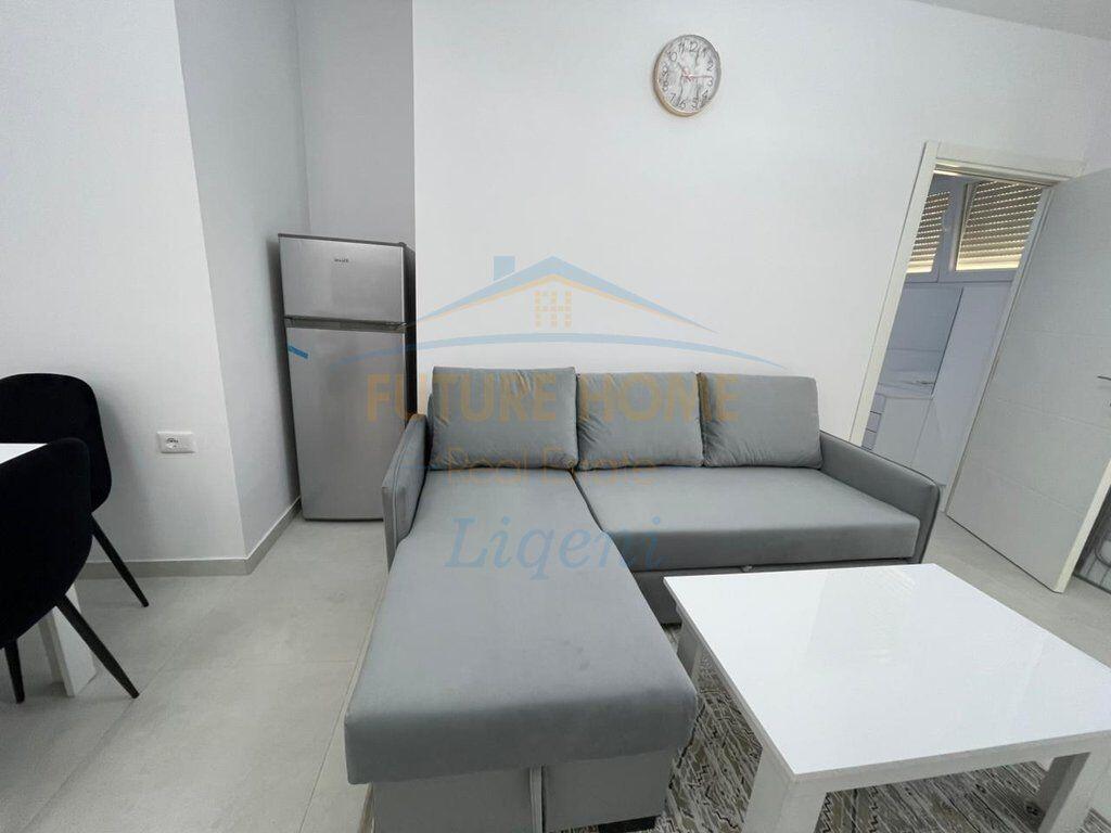 Qera, Apartament 1+1, Kopshti Botanik, Tirane.