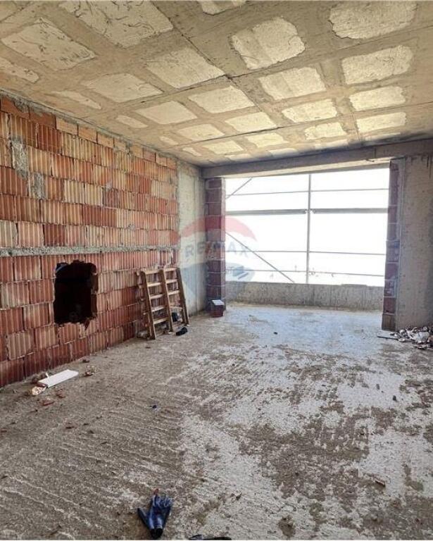 🏢 Apartament 1+1 për Shitje – Lungo Mare, Vlorë