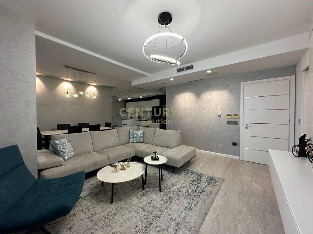 Appartamento 3+1+2 in vendita vicino a Villa L, Astir