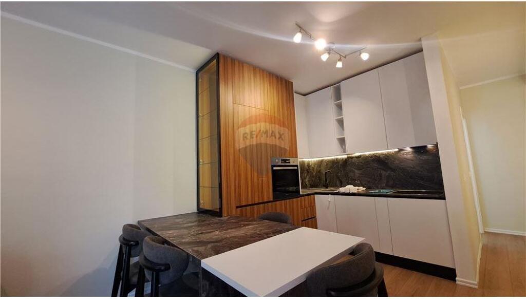 🏢 Apartment for Sale 2+1+2 – Lungomare, Reshat Osmani Street, Vlora