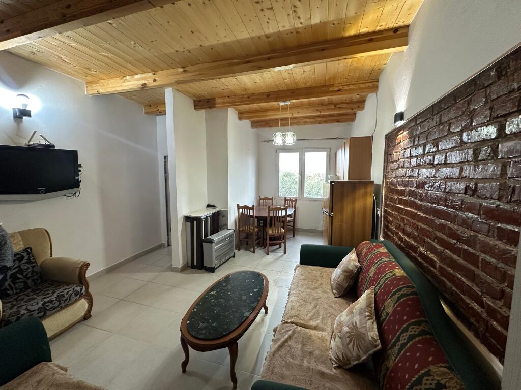 JEPET ME QIRA KATI 2 I NJE VILE 1+1 NE SPITALLE TEK KARBURANT PERNOCA