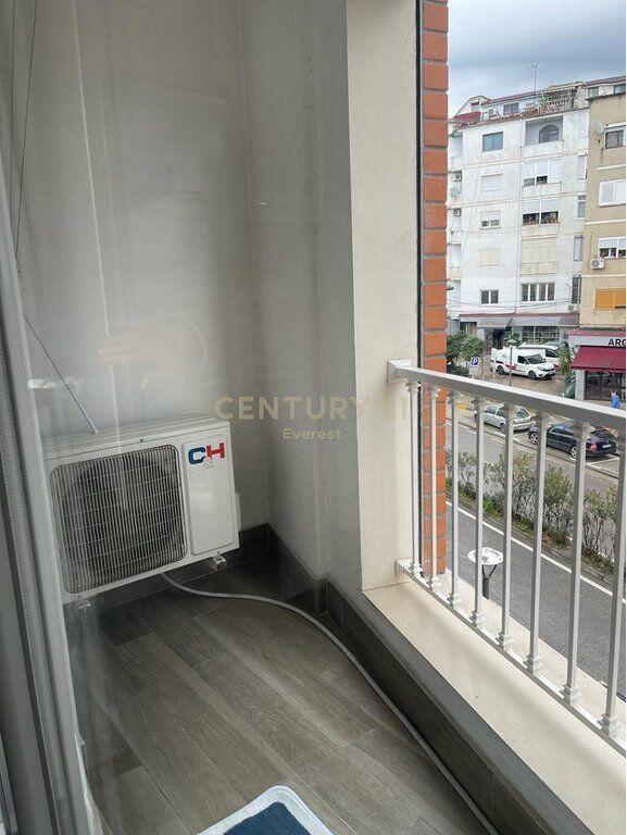 ALI DEMI, JAPIM APARTAMENT 1+1 PER QIRA!