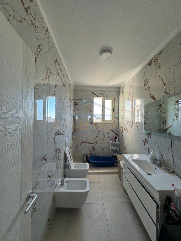 Apartment 2+1+2+ Veranda for Sale, Shkozë