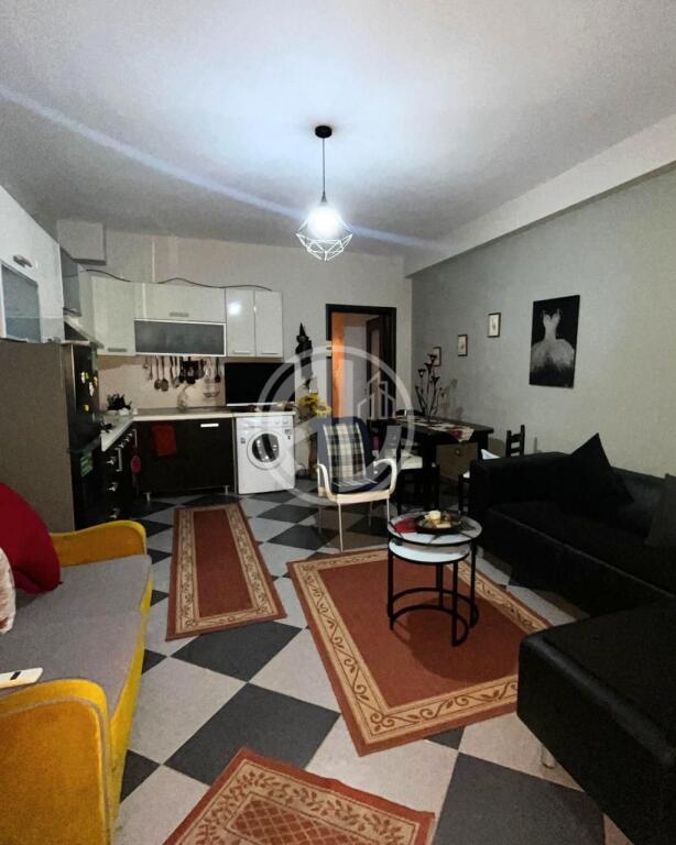 Shiten 2 apartamente 1+1 me verandë – Shkëmbi i Kavajës