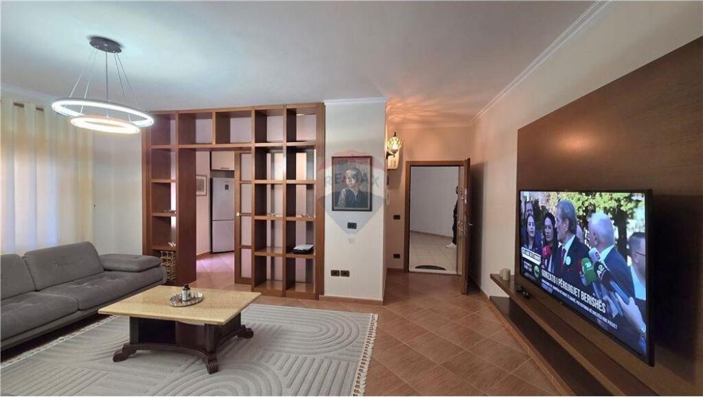 Apartament 2+1 me qera ne Bulevard,Vlore