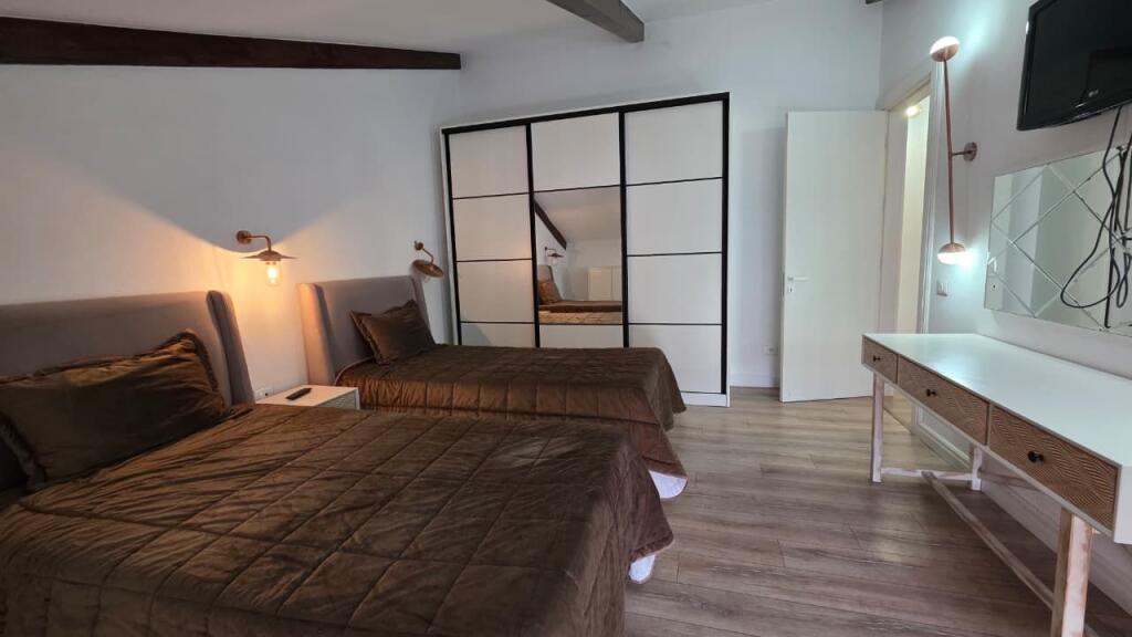 Penthouse for rent, Secret Garden