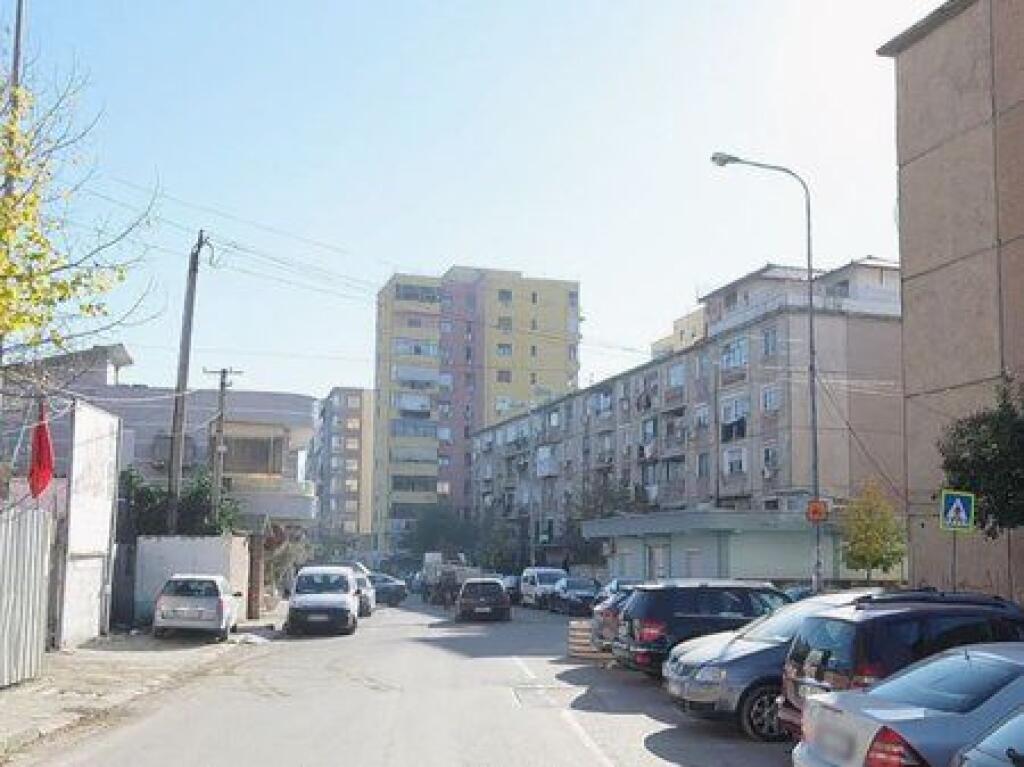 Apartament 1+1,per shitje ne Porcelan, Tiranë.