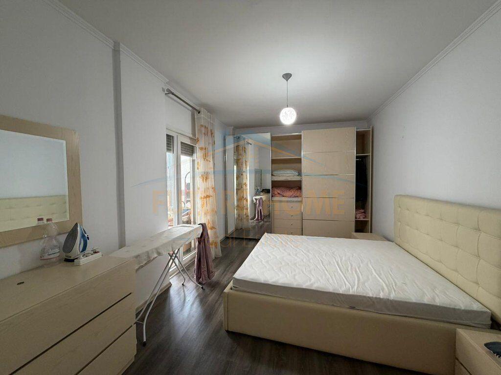 Shitet,Apartament 3+1+2 ,Vollga, Durrës