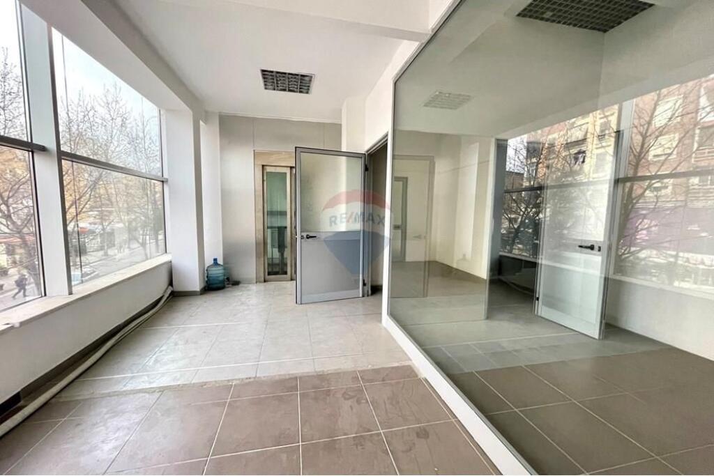 Office for rent near the Small Ring!