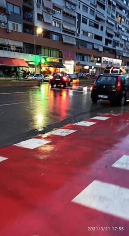 Business premises for rent on the main road in Astir!