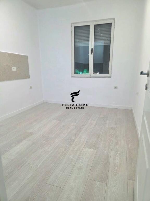 OFFICE FOR RENT 120 M2 KAVAJES ROAD 800 EURO