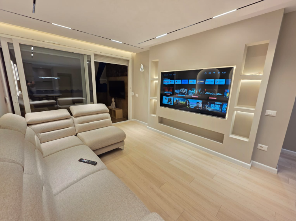 ✨ Apartament Modern 2+1 me Verandë – Ish Ekspozita  