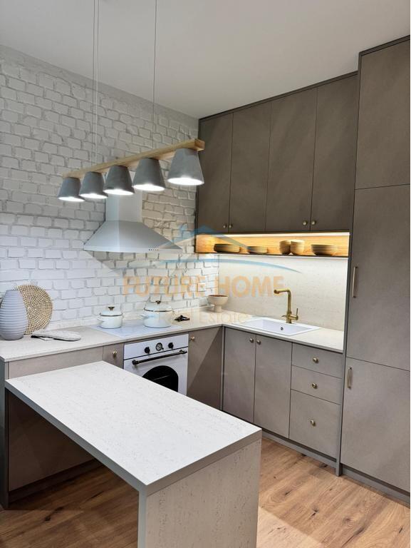 Qira, Apartament 2+1, Myslym Shyr