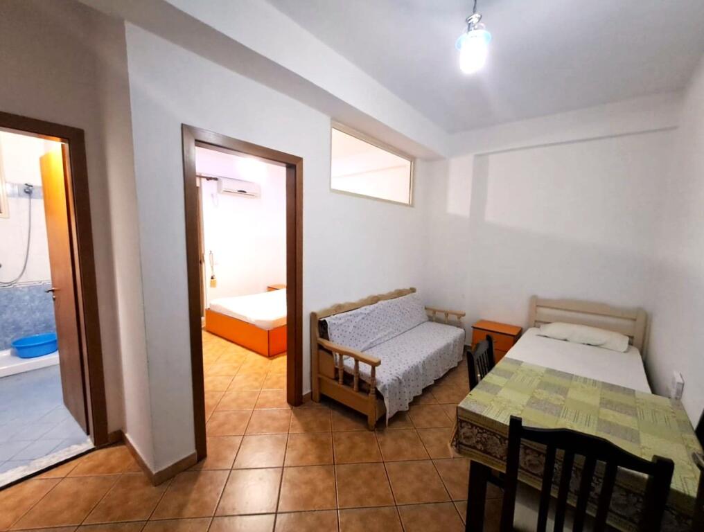 Për Shitje – Dy Studio të Mobiluara Ngjitur në Orikum | Mundësi e Shkëlqyer Investimi